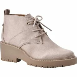 Brand new 😀 White Mountain Daniella Lace Up Wedge Booties 🥰