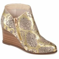 Best reviews of 🔔 Journee Collection 👩 Women's Tru Comfort Foam™ Glam Wedge Bootie ⭐